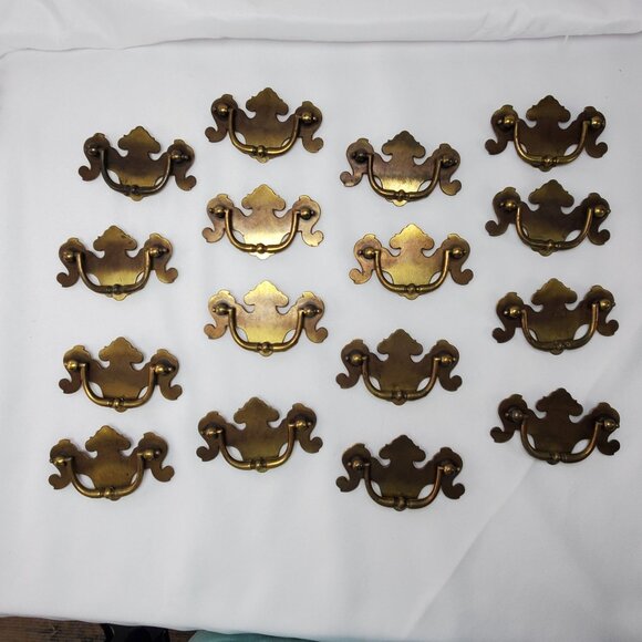 16 Vintage Brass Batwing Chippendale Drawer Pulls Handles Regency MCM Ornate - Picture 5 of 8
